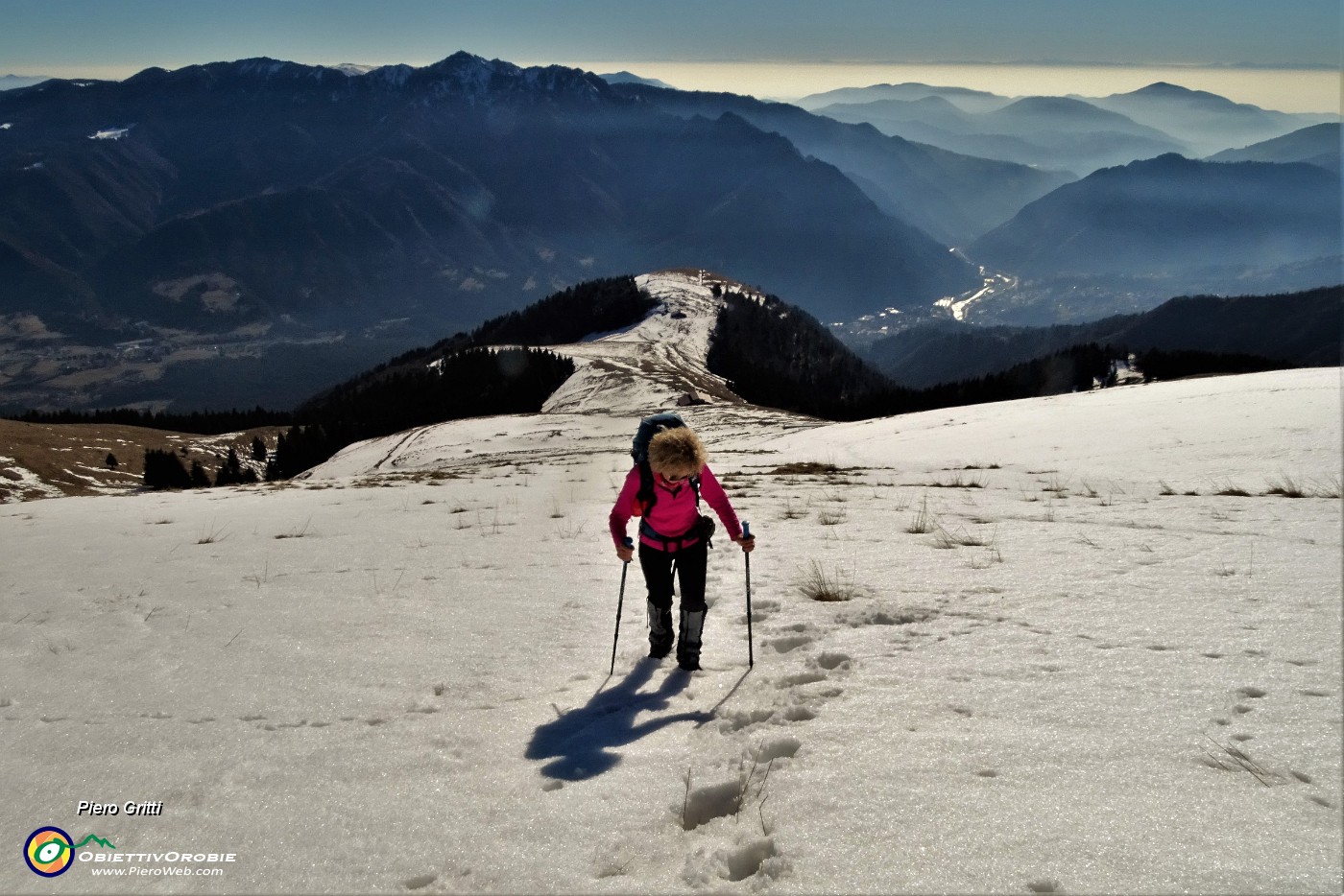 45 Ed ora sotto a  pestar neve...in direttissima fuori sentiero .JPG